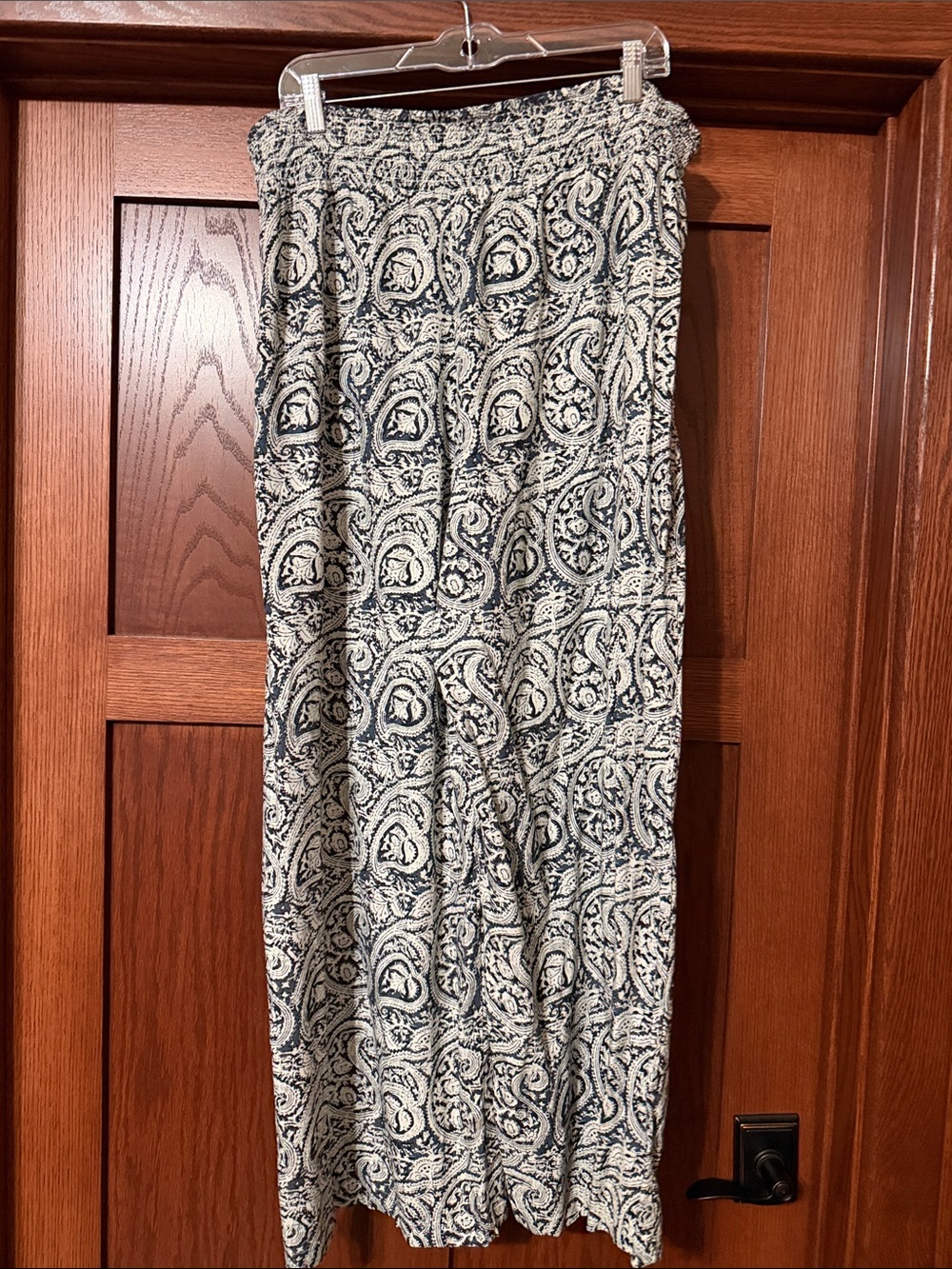 Sundance Navy and Cream flowy pants